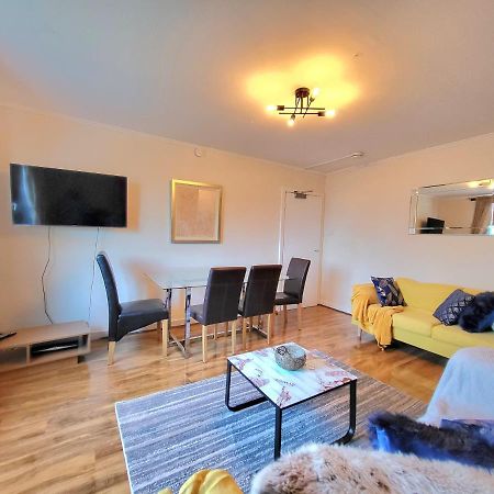 3 Bedroom Aprtmt At Sensational Stay Serviced Accommodation Aberdeen- Froghall Avenue Exterior photo