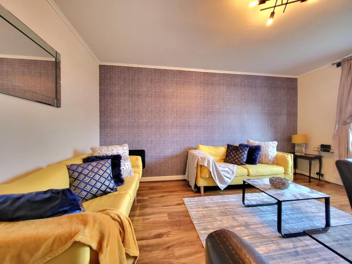 3 Bedroom Aprtmt At Sensational Stay Serviced Accommodation Aberdeen- Froghall Avenue Exterior photo
