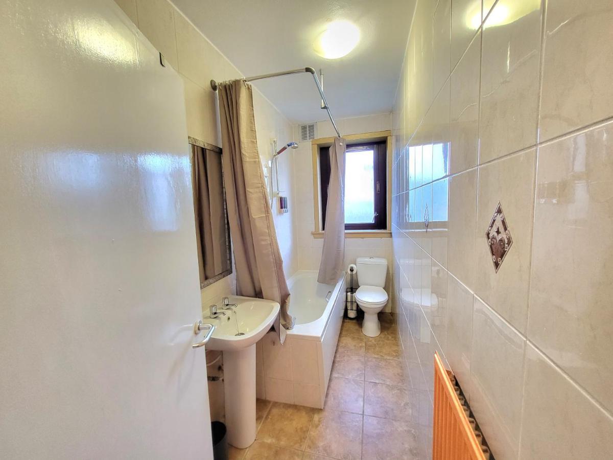3 Bedroom Aprtmt At Sensational Stay Serviced Accommodation Aberdeen- Froghall Avenue Exterior photo
