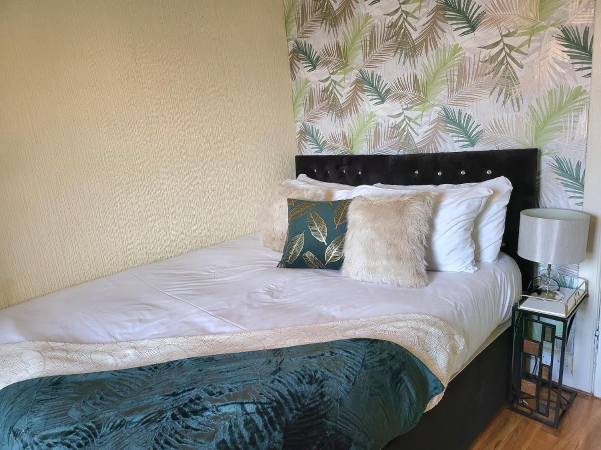 3 Bedroom Aprtmt At Sensational Stay Serviced Accommodation Aberdeen- Froghall Avenue Exterior photo