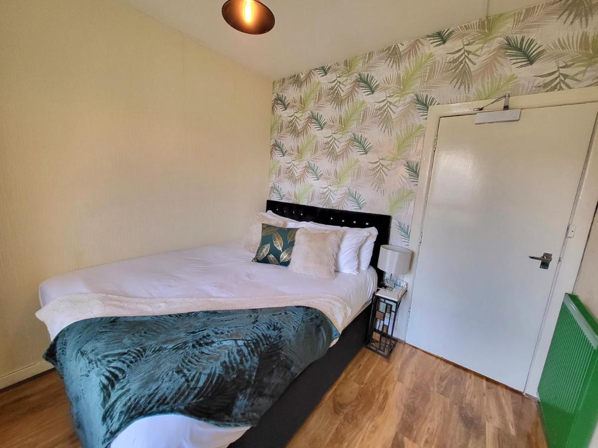 3 Bedroom Aprtmt At Sensational Stay Serviced Accommodation Aberdeen- Froghall Avenue Exterior photo